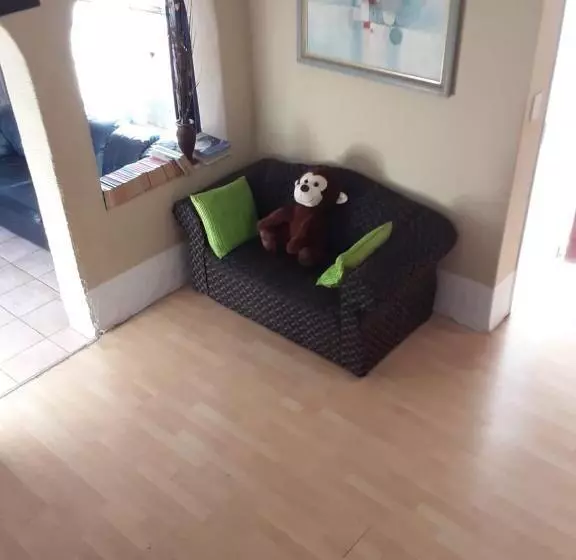 ペンション Airport Lodge Or Tambo