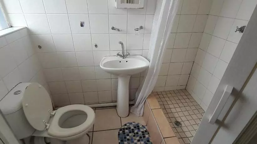 ペンション Airport Lodge Or Tambo