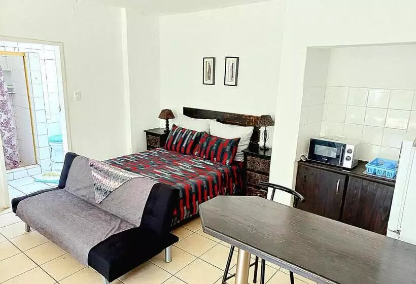 ペンション Airport Lodge Or Tambo