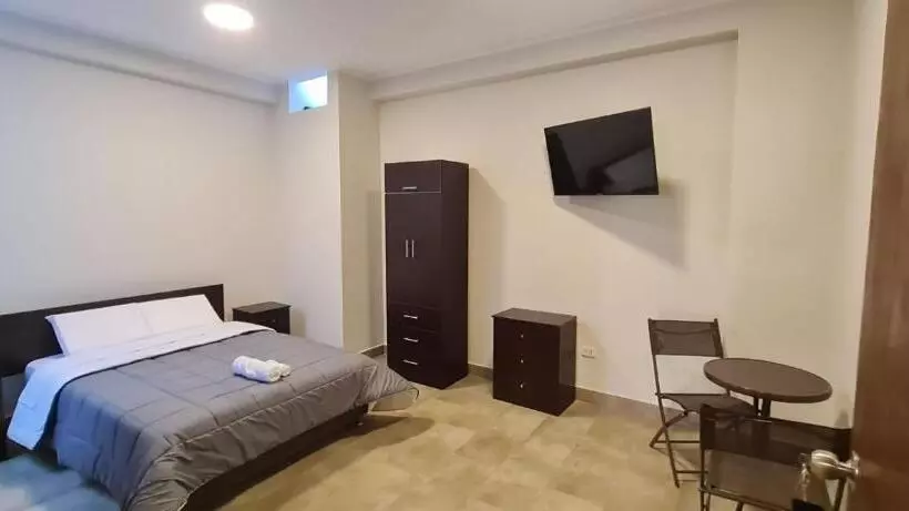 Pension Mónaco