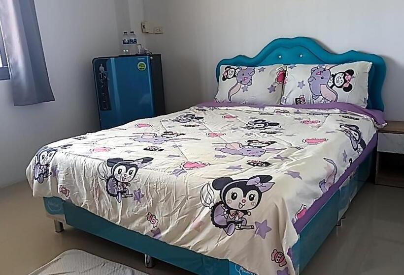 U Zone Hostel & Cafe