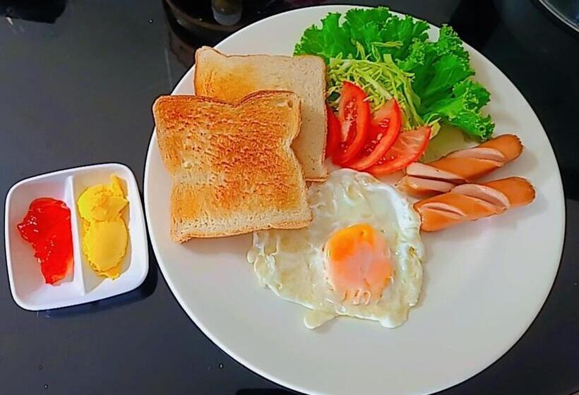 U Zone Hostel & Cafe