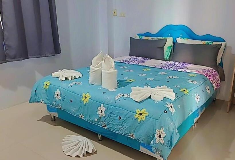 U Zone Hostel & Cafe