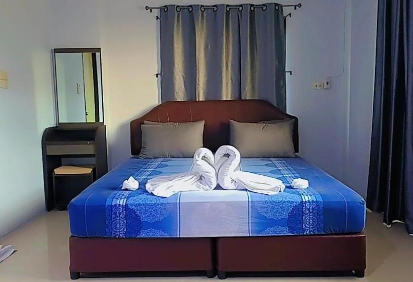 U Zone Hostel & Cafe