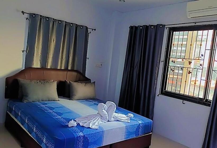 U Zone Hostel & Cafe