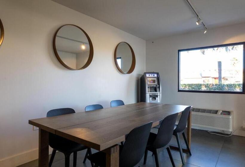 هاستل Impeccably Cozy Hotel Room Developer Inn Express