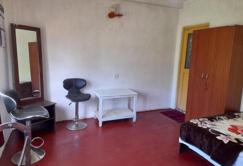 مبيت وإفطار Nuwara Eliya Home Stay Guist