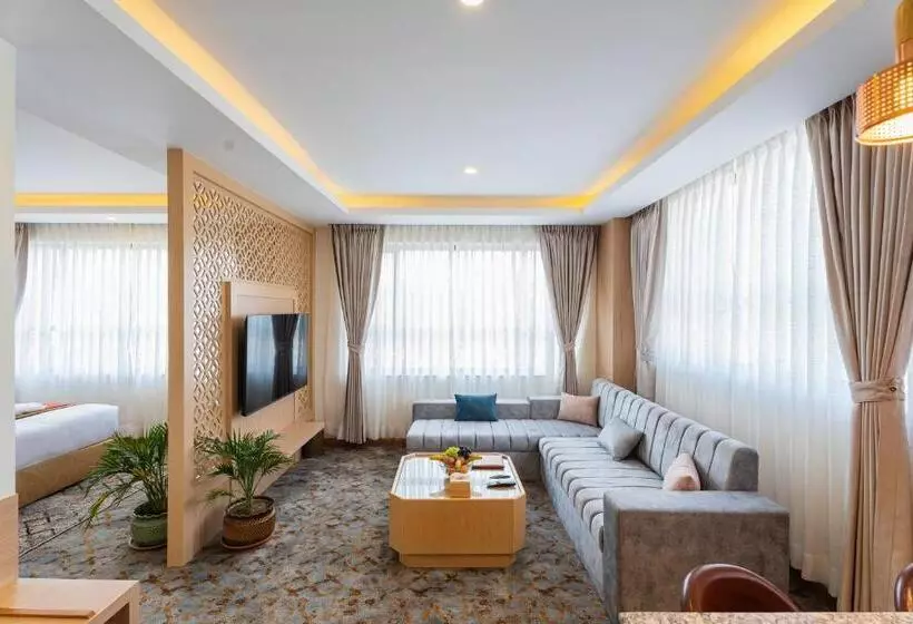 هتل Crystal Pashupati