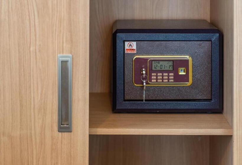 هتل Crystal Pashupati