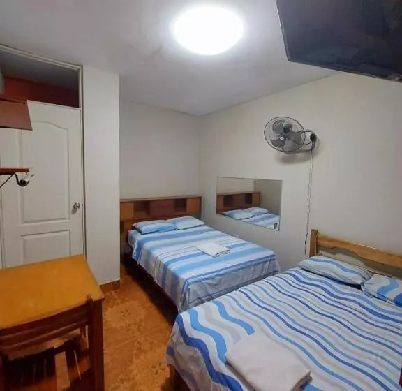 هتل Hostal Tierra Del Sol