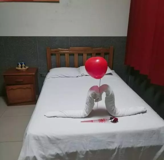 هتل Hostal Tierra Del Sol