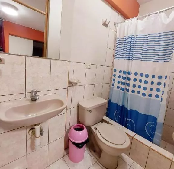 هتل Hostal Tierra Del Sol