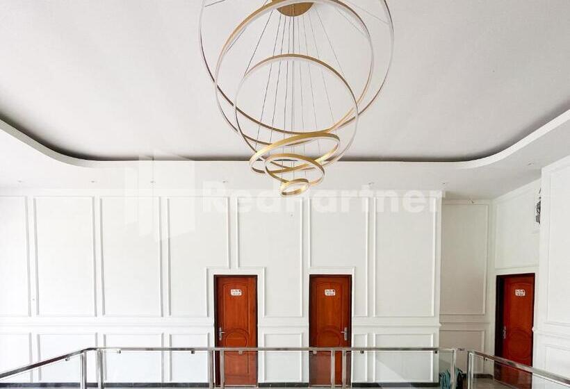 Отель Jenggo Riverside Mitra Reddoorz Near Kampung Inggris Pare