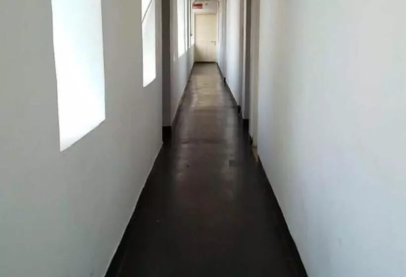 Goroomgo Hotel Imperial Varanasi   Family Friendly With Luxury Room   Near Kashi Vishwanath Temple A