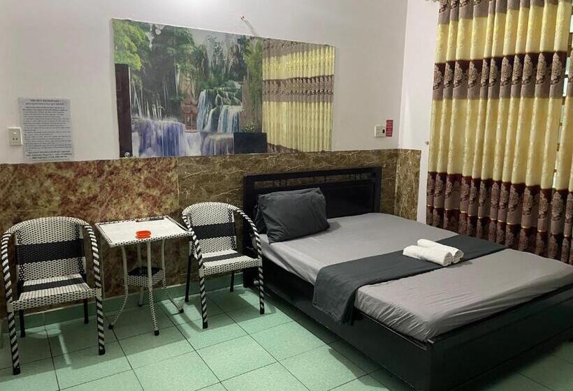 هتل Khách Sạn Hoàng Bảo Hùng