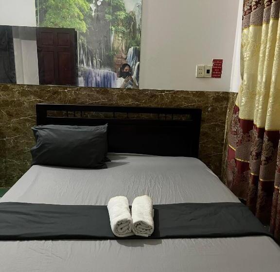 هتل Khách Sạn Hoàng Bảo Hùng