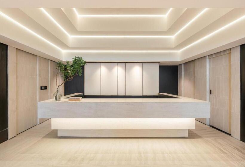 Hotel M Village Nguyễn Kiệm   Cosmo Airport