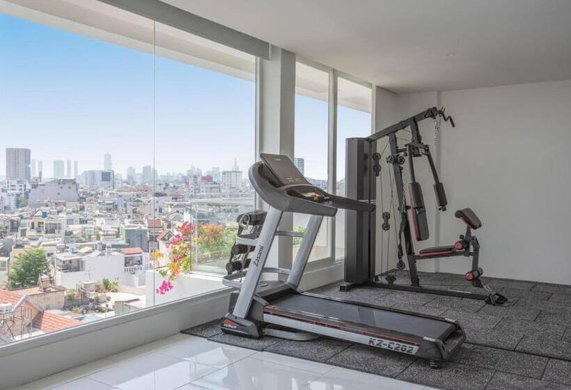 Hotel M Village Nguyễn Kiệm   Cosmo Airport