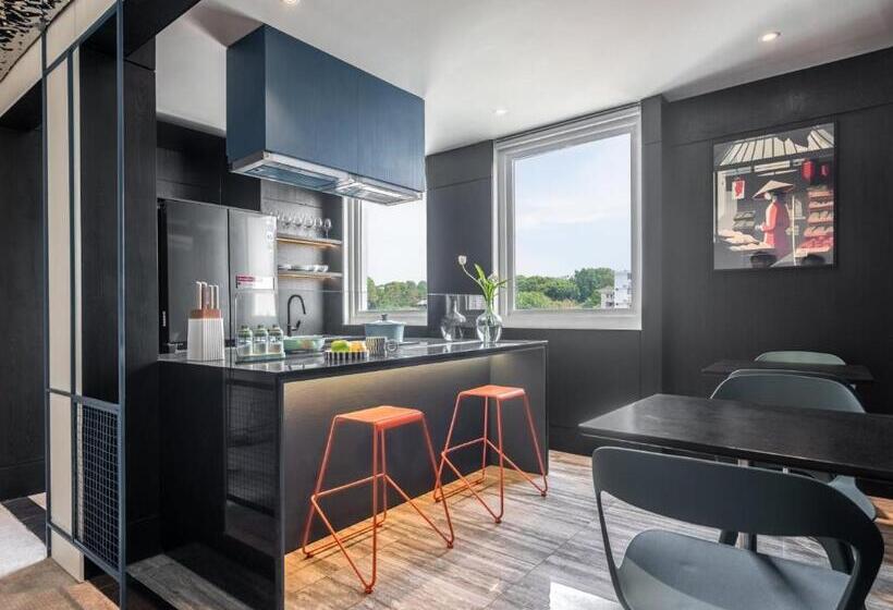 Hotel M Village Nguyễn Kiệm   Cosmo Airport