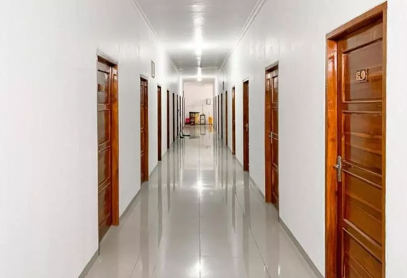 Hotelli Penginapan Losmen Ayu Pamanukan Redpartner