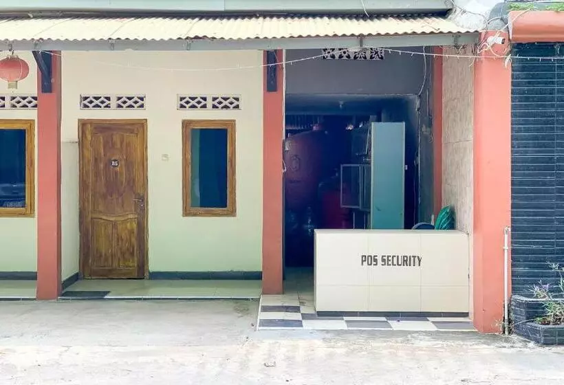 Hotelli Penginapan Losmen Ayu Pamanukan Redpartner