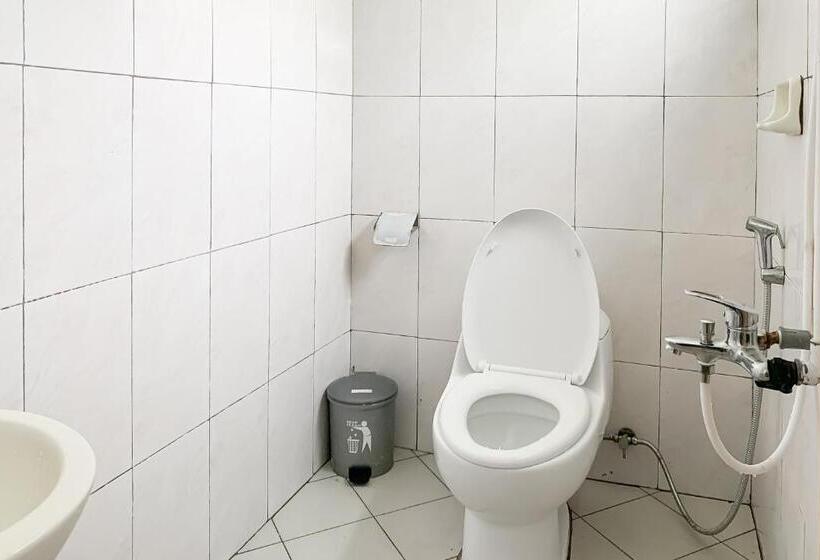 Otel Penginapan Losmen Ayu Pamanukan Redpartner