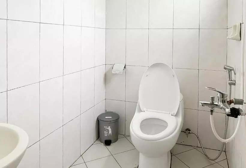 Hotelli Penginapan Losmen Ayu Pamanukan Redpartner