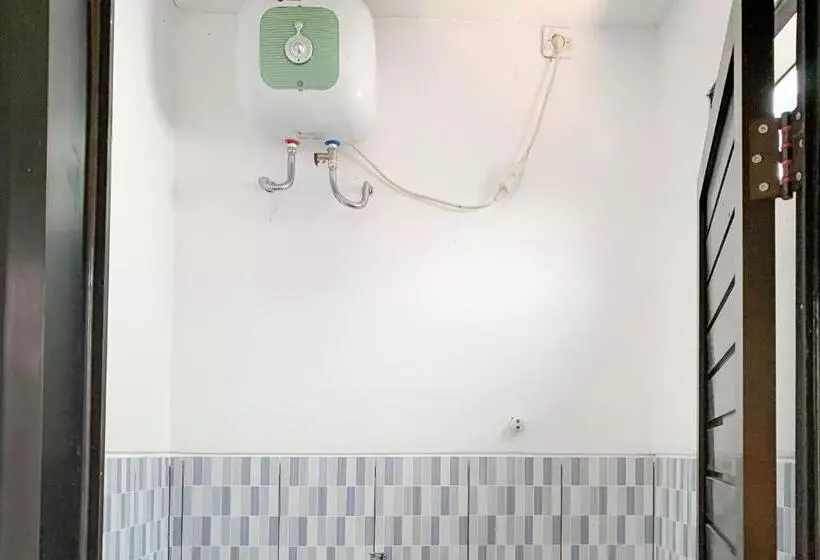 Hotelli Penginapan Losmen Ayu Pamanukan Redpartner