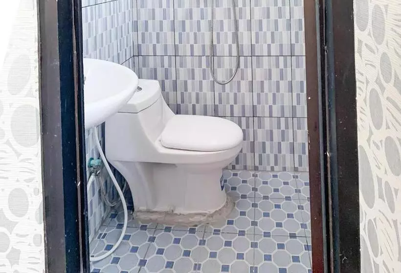 Hotelli Penginapan Losmen Ayu Pamanukan Redpartner