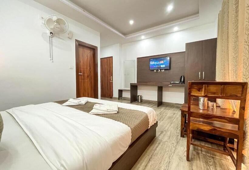 בית מלון כפרי The White House