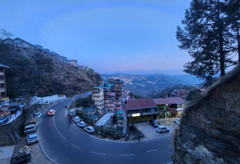 בית מלון כפרי The White House