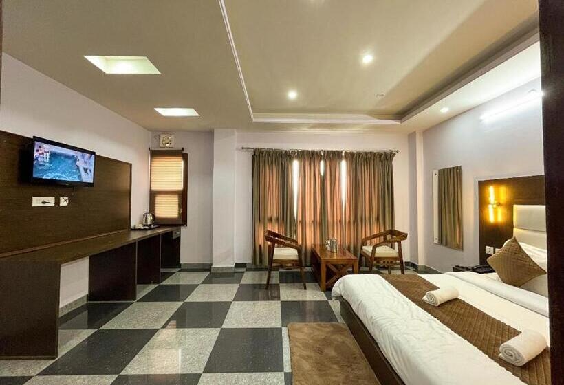 בית מלון כפרי The White House