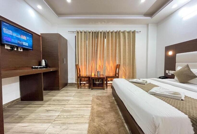 בית מלון כפרי The White House