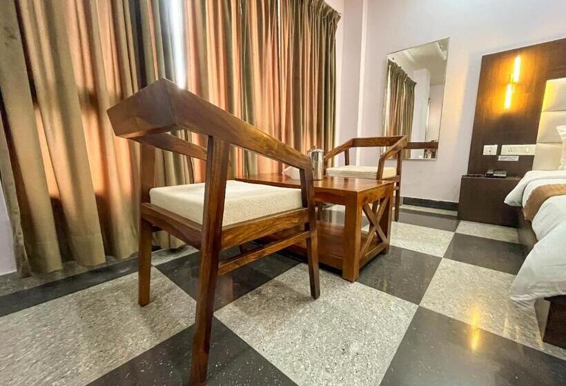 בית מלון כפרי The White House