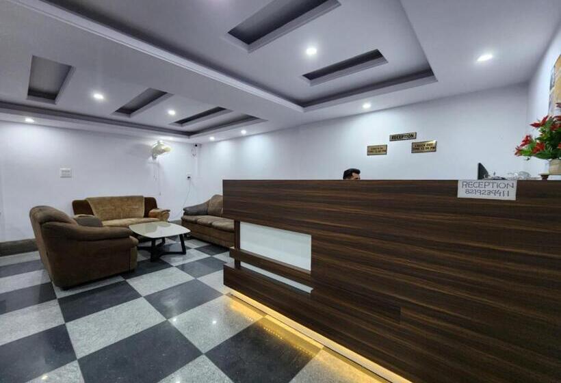 בית מלון כפרי The White House