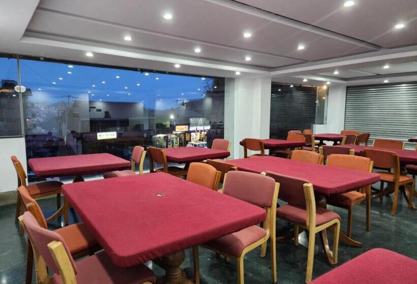 בית מלון כפרי The White House