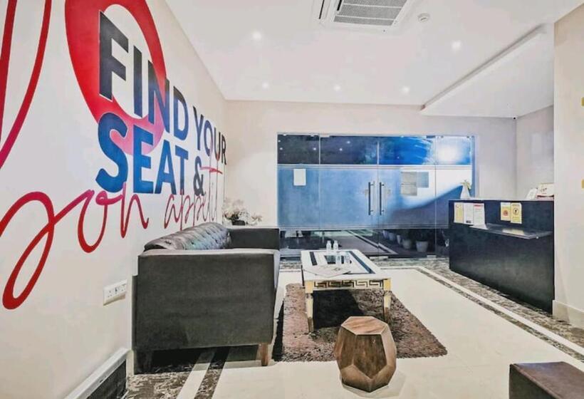 酒店 Veridian 100 Meter From Sahara Hospital Gate No 3