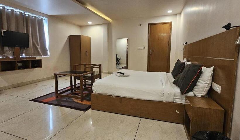 酒店 Veridian 100 Meter From Sahara Hospital Gate No 3