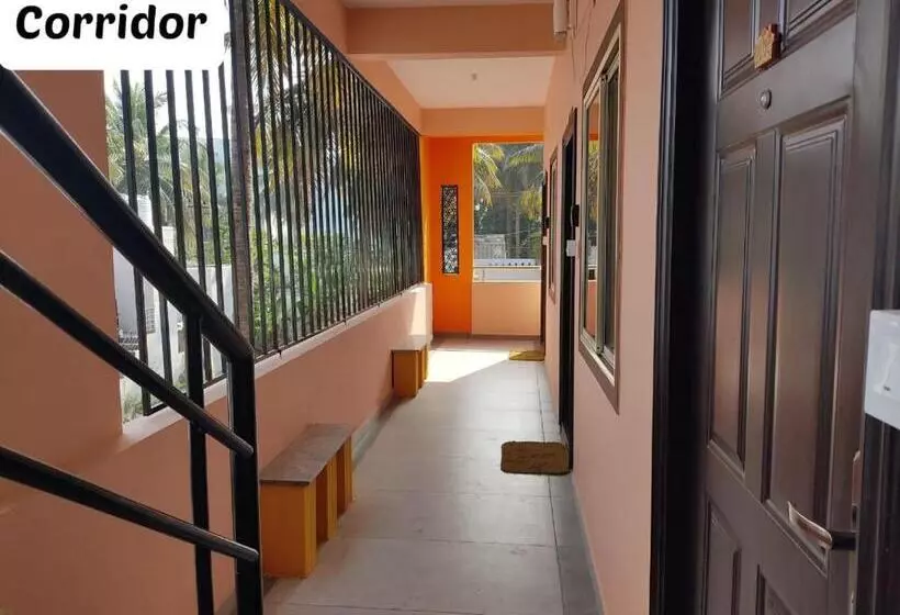 Oak Shadows Inn