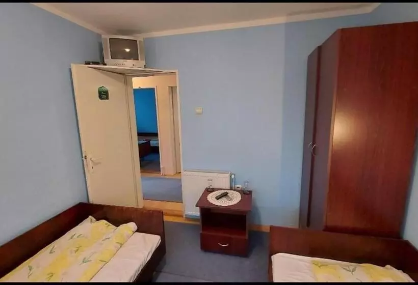 پانسیون Domaćinstvo Jolović