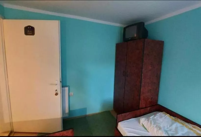 پانسیون Domaćinstvo Jolović