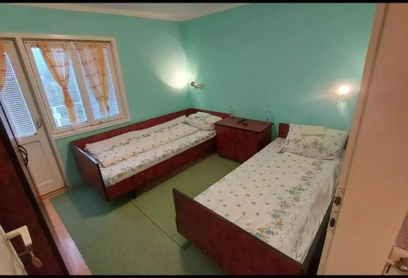 پانسیون Domaćinstvo Jolović