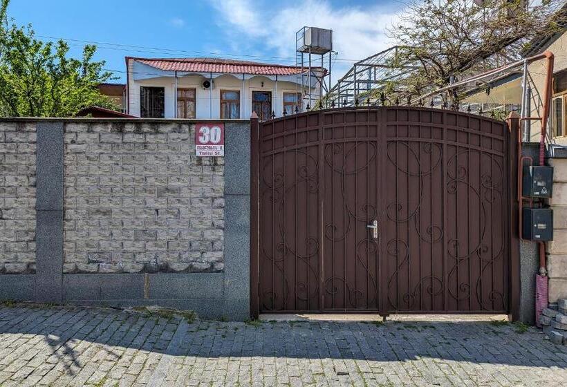 پانسیون Guest House Sector 30