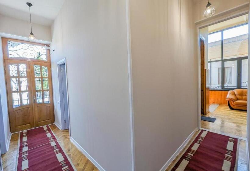 پانسیون Guest House Sector 30