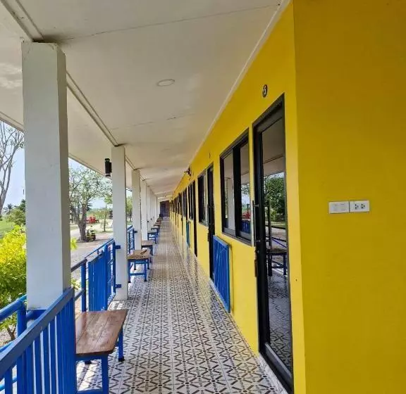 Yungthong Baan Suan Resort