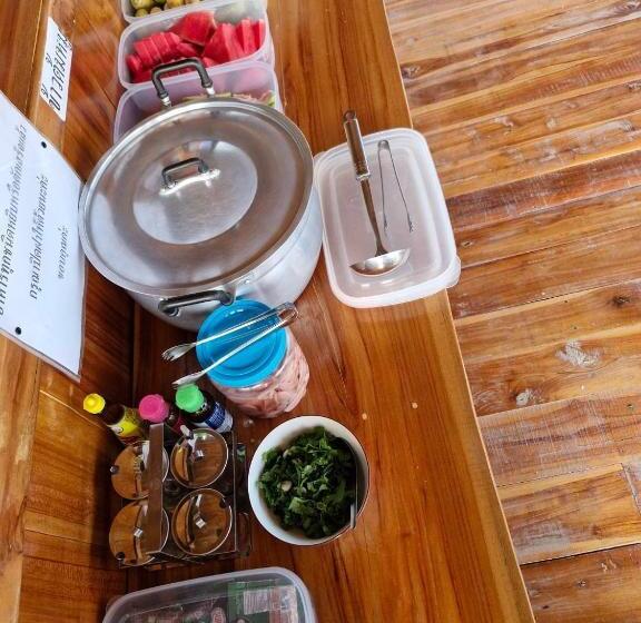 Yungthong Baan Suan Resort