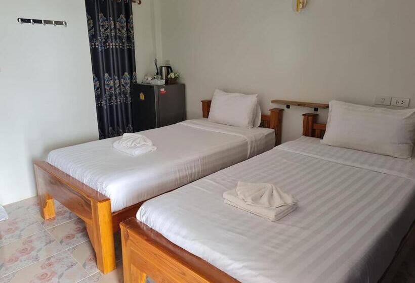 Yungthong Baan Suan Resort