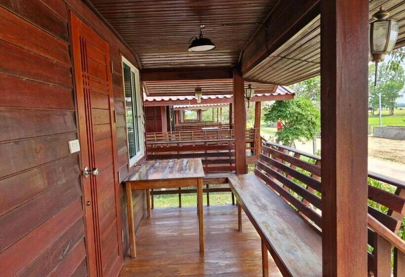 Yungthong Baan Suan Resort