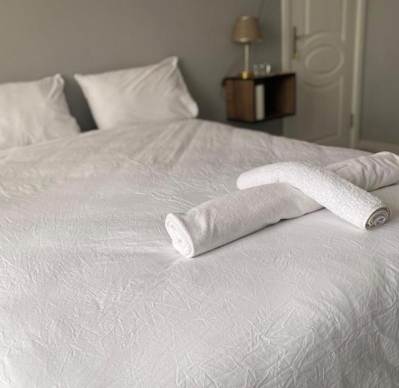 הוסטל Airportforestroom