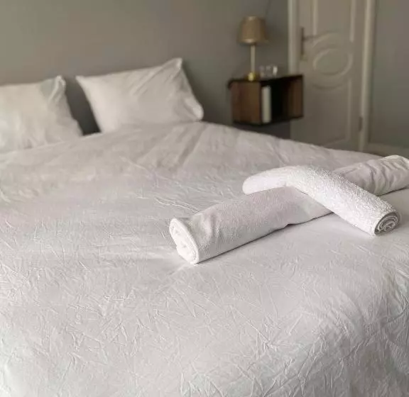 ユースホステル Airportforestroom